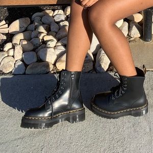 Black platform Dr Martins